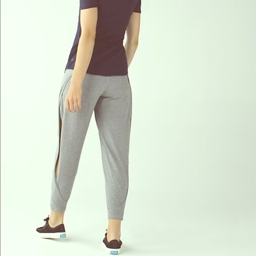 Lululemon Superb Open Side Slit Pant size 4